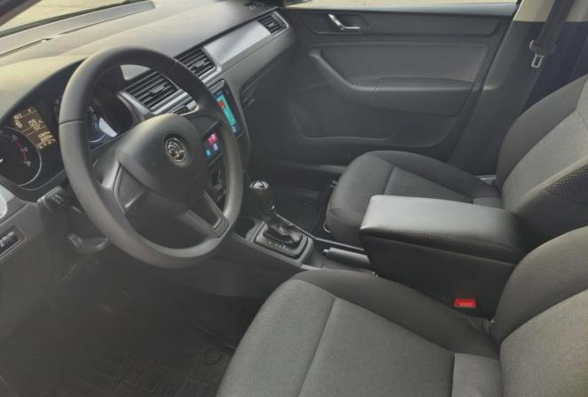 Skoda Rapid I с пробегом 2017 года, цена 1 370 000 рублей, 83349 км, лифтбек, Автокод Объявления