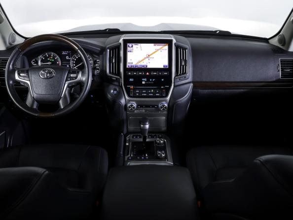 Toyota Land Cruiser 200 Series Рестайлинг 2 с пробегом 2019 года, цена 8 387 000 рублей, 31050 км, внедорожник, Автокод Объявления
