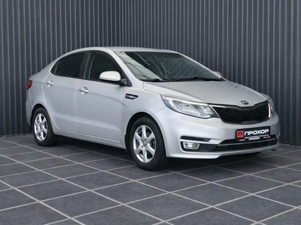 Kia Rio III Рестайлинг с пробегом 2016 года, цена 947 000 рублей, 199510 км, седан, Автокод Объявления
