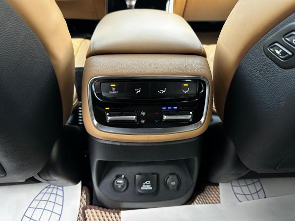 Kia Mohave I Рестайлинг 2 с пробегом 2021 года, цена 5 050 000 рублей, 70963 км, внедорожник, Автокод Объявления