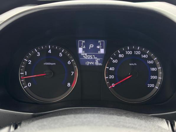 Hyundai Solaris I Рестайлинг с пробегом 2015 года, цена 949 000 рублей, 134418 км, седан, Автокод Объявления