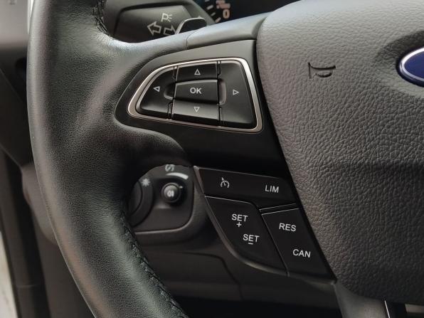 Ford Kuga II Рестайлинг с пробегом 2017 года, цена 1 850 000 рублей, 32950 км, внедорожник, Автокод Объявления