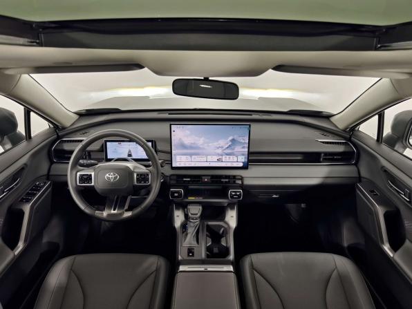 Toyota RAV4 VI (XA60) с пробегом 2025 года, цена 4 990 000 рублей, 42 км, внедорожник, Автокод Объявления