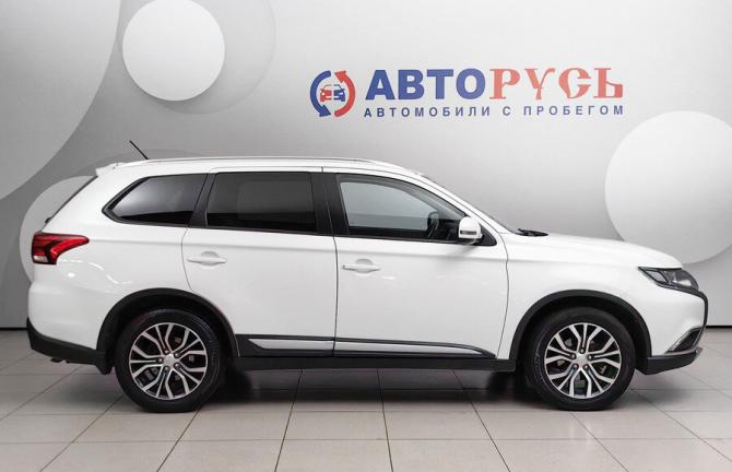 Mitsubishi Outlander III Рестайлинг 2 с пробегом 2015 года, цена 1 425 000 рублей, 221946 км, внедорожник, Автокод Объявления
