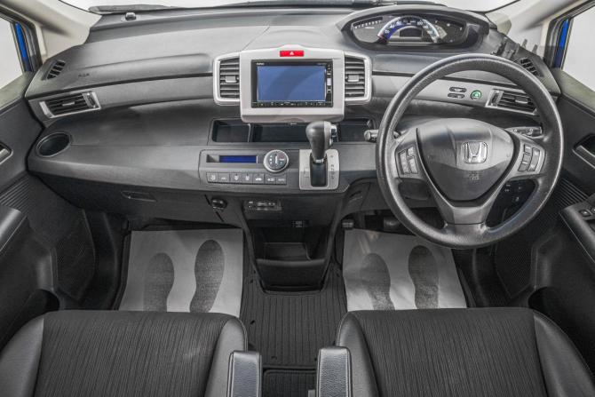 Honda Freed I с пробегом 2016 года, цена 1 329 000 рублей, 87000 км, компактвэн, Автокод Объявления