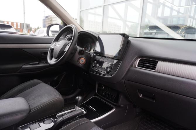 Mitsubishi Outlander III Рестайлинг 2 с пробегом 2017 года, цена 1 985 000 рублей, 72248 км, внедорожник, Автокод Объявления