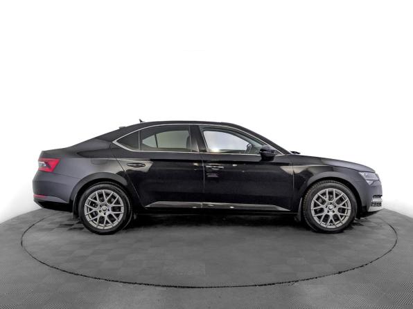 Skoda Superb III Рестайлинг с пробегом 2022 года, цена 3 330 000 рублей, 73321 км, лифтбек, Автокод Объявления