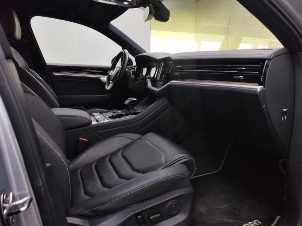 Volkswagen Touareg III с пробегом 2019 года, цена 4 935 000 рублей, 83790 км, внедорожник, Автокод Объявления