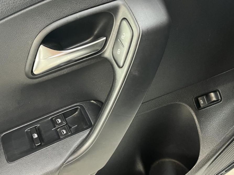 Volkswagen Polo V Курск  - изображение 14