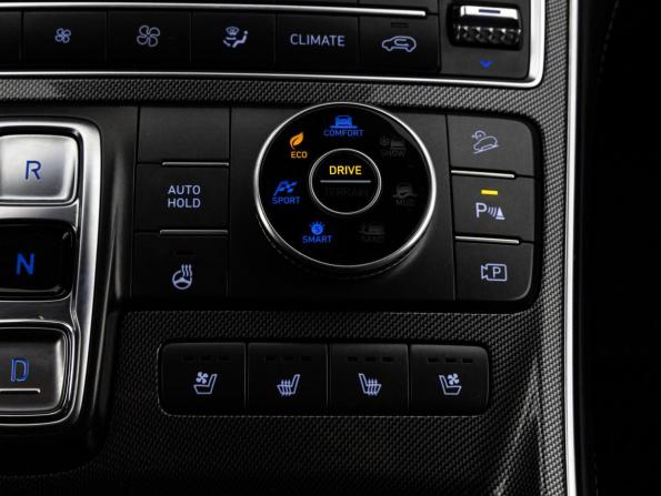 Hyundai Santa Fe IV Рестайлинг с пробегом 2021 года, цена 2 649 000 рублей, 201162 км, внедорожник, Автокод Объявления