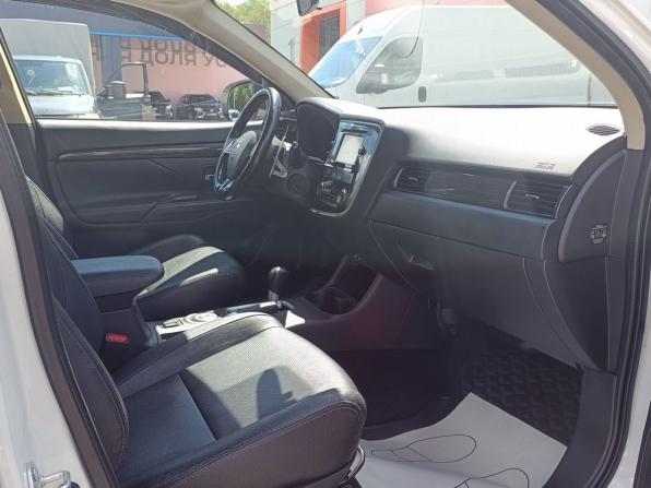 Mitsubishi Outlander III Рестайлинг 2 с пробегом 2015 года, цена 2 080 000 рублей, 118240 км, внедорожник, Автокод Объявления