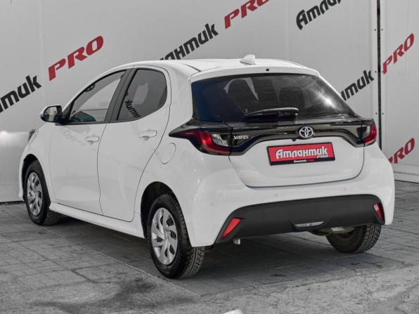 Toyota Yaris IV с пробегом 2021 года, цена 1 370 000 рублей, 66183 км, хэтчбек, Автокод Объявления