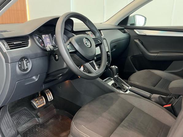 Skoda Octavia III (A7) Рестайлинг с пробегом 2017 года, цена 1 660 000 рублей, 146000 км, лифтбек, Автокод Объявления