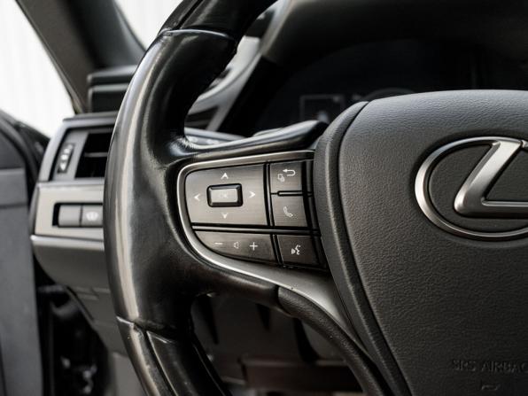 Lexus ES VII с пробегом 2021 года, цена 3 490 000 рублей, 68958 км, седан, Автокод Объявления