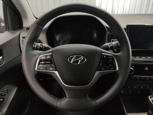 Hyundai Solaris II Рестайлинг с пробегом 2021 года, цена 1 367 000 рублей, 55255 км, седан, Автокод Объявления