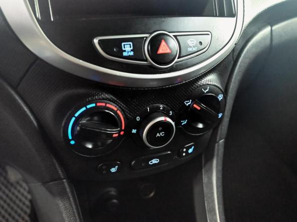 Hyundai Solaris I с пробегом 2011 года, цена 690 000 рублей, 240552 км, хэтчбек, Автокод Объявления