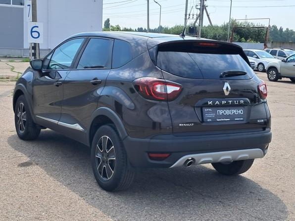 Renault Kaptur I с пробегом 2018 года, цена 1 325 000 рублей, 159474 км, внедорожник, Автокод Объявления