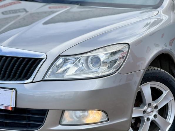 Skoda Octavia II (A5) Рестайлинг с пробегом 2009 года, цена 649 990 рублей, 213800 км, лифтбек, Автокод Объявления
