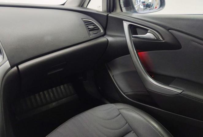 Opel Astra J Рестайлинг с пробегом 2013 года, цена 549 000 рублей, 198050 км, хэтчбек, Автокод Объявления