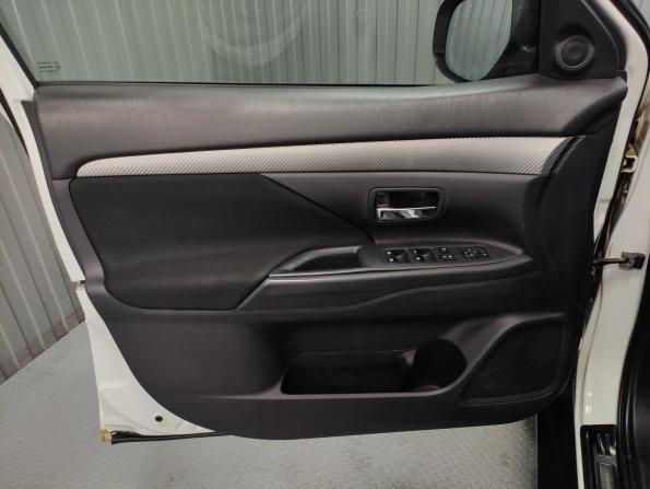 Mitsubishi Outlander III Рестайлинг 2 с пробегом 2017 года, цена 1 746 000 рублей, 137545 км, внедорожник, Автокод Объявления