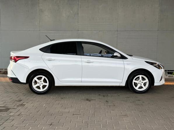Hyundai Solaris II Рестайлинг с пробегом 2020 года, цена 1 719 000 рублей, 32000 км, седан, Автокод Объявления
