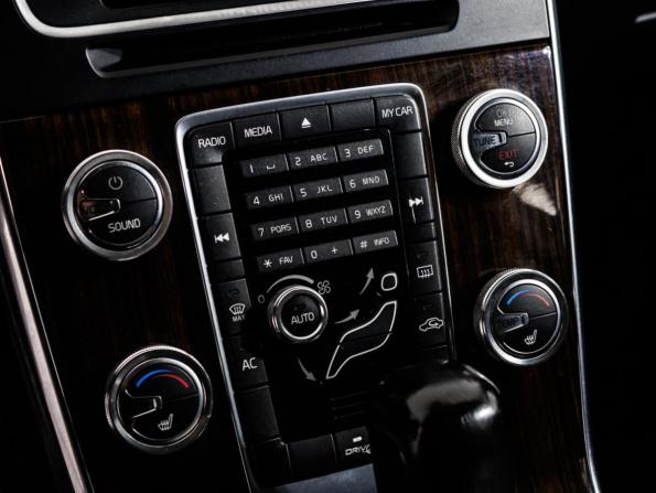 Volvo V60 I с пробегом 2011 года, цена 730 000 рублей, 302008 км, универсал, Автокод Объявления