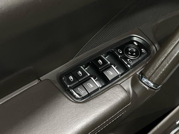 Porsche Cayenne II Рестайлинг (958) с пробегом 2015 года, цена 2 799 000 рублей, 216530 км, внедорожник, Автокод Объявления