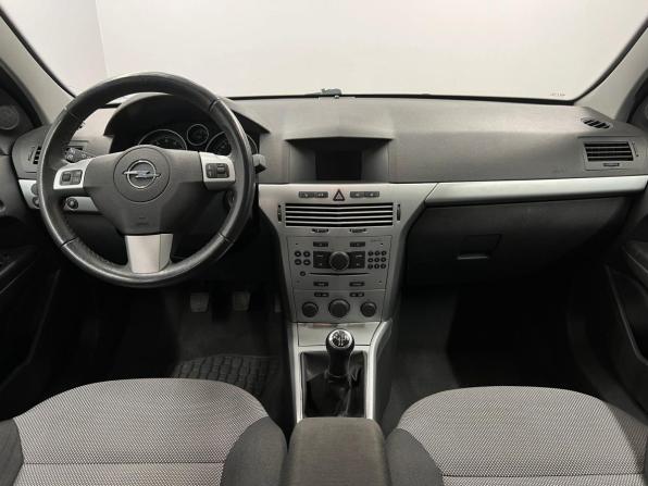 Opel Astra H Рестайлинг с пробегом 2010 года, цена 540 000 рублей, 166762 км, седан, Автокод Объявления