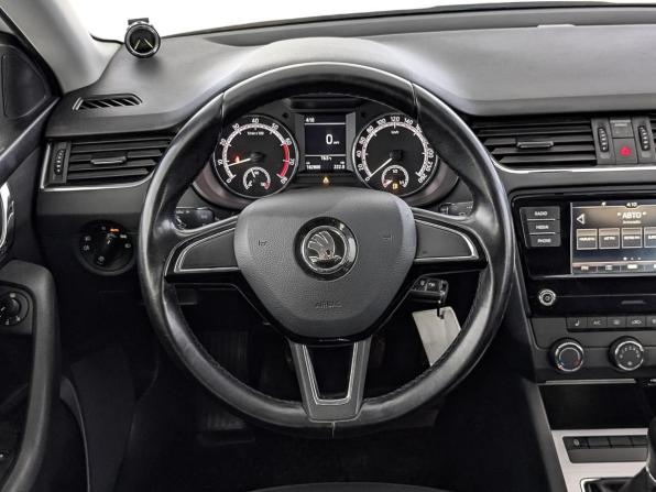 Skoda Octavia III (A7) Рестайлинг с пробегом 2019 года, цена 1 280 000 рублей, 182798 км, лифтбек, Автокод Объявления