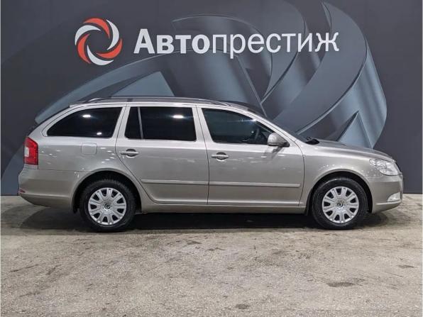 Skoda Octavia II (A5) Рестайлинг с пробегом 2011 года, цена 545 000 рублей, 300000 км, универсал, Автокод Объявления