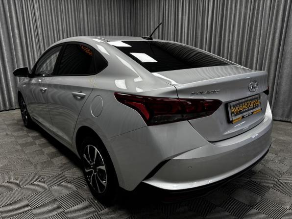 Hyundai Solaris II Рестайлинг с пробегом 2021 года, цена 1 690 000 рублей, 65502 км, седан, Автокод Объявления