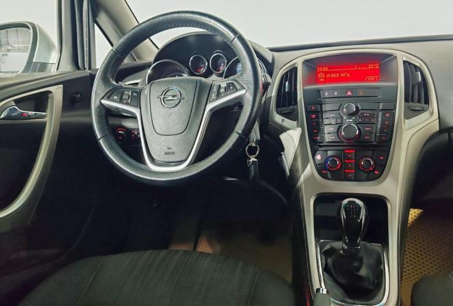 Opel Astra J с пробегом 2010 года, цена 440 000 рублей, 195000 км, хэтчбек, Автокод Объявления
