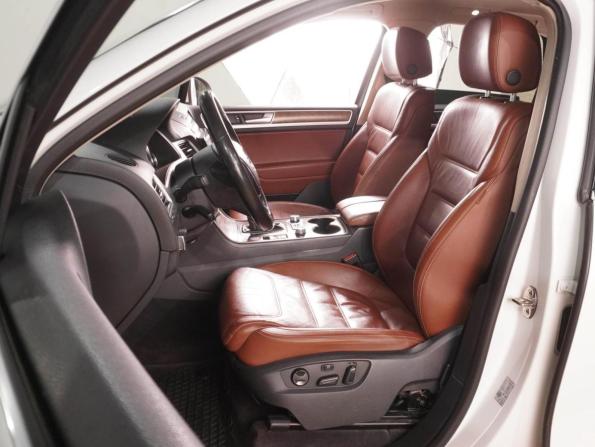 Volkswagen Touareg II Рестайлинг с пробегом 2016 года, цена 2 599 000 рублей, 195802 км, внедорожник, Автокод Объявления
