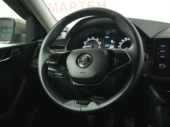 Skoda Rapid II с пробегом 2021 года, цена 1 690 000 рублей, 56750 км, лифтбек, Автокод Объявления