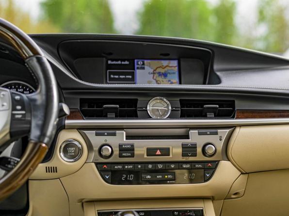 Lexus ES VI с пробегом 2013 года, цена 1 530 000 рублей, 337832 км, седан, Автокод Объявления