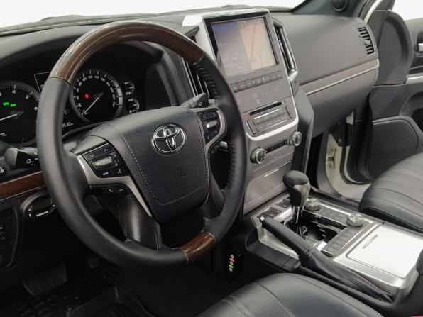 Toyota Land Cruiser 200 Series Рестайлинг 2 с пробегом 2018 года, цена 6 050 000 рублей, 219529 км, внедорожник, Автокод Объявления