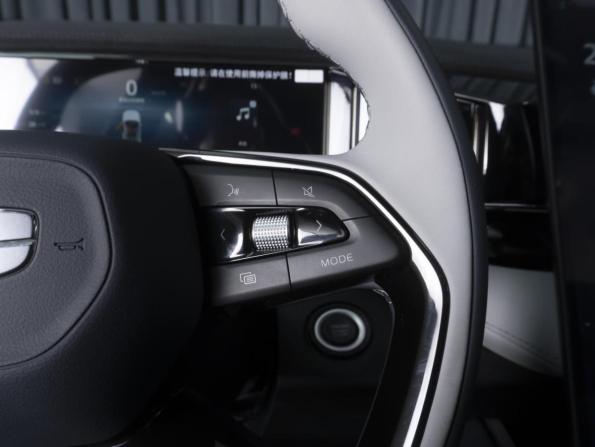 Geely Atlas II с пробегом 2025 года, цена 3 069 000 рублей, 3469 км, внедорожник, Автокод Объявления