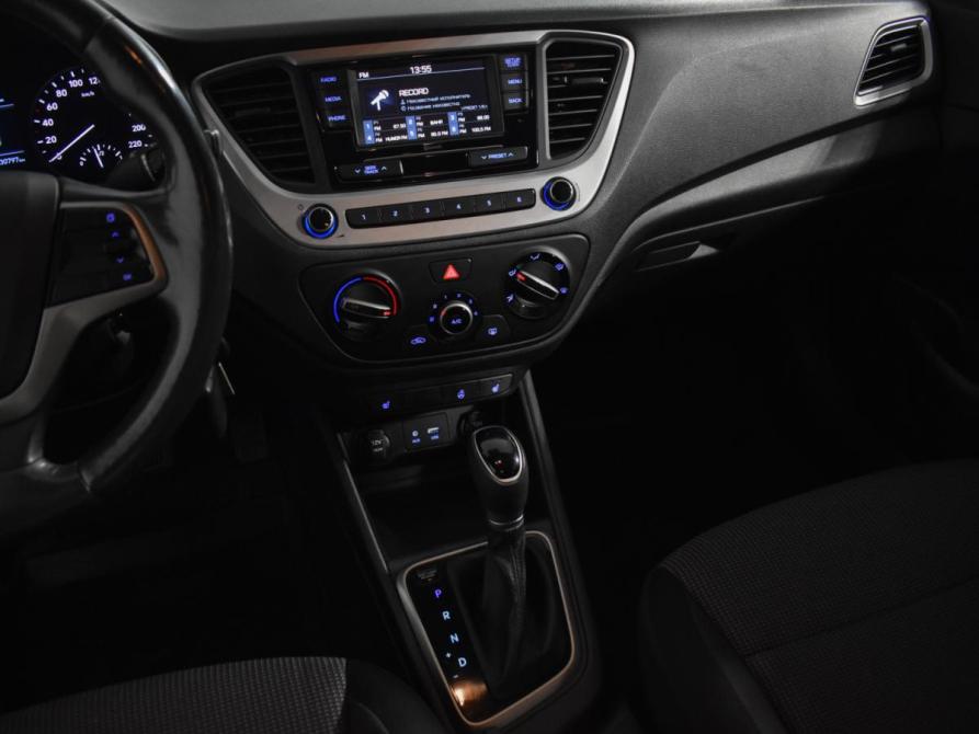 Hyundai Solaris II Санкт-Петербург  - изображение 18