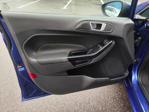Ford Fiesta Mk6 Рестайлинг с пробегом 2015 года, цена 725 000 рублей, 156826 км, хэтчбек, Автокод Объявления