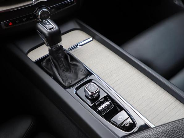 Volvo XC60 II с пробегом 2021 года, цена 3 590 000 рублей, 123157 км, внедорожник, Автокод Объявления