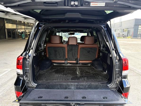 Toyota Land Cruiser 200 Series Рестайлинг 2 с пробегом 2018 года, цена 7 700 000 рублей, 181219 км, внедорожник, Автокод Объявления