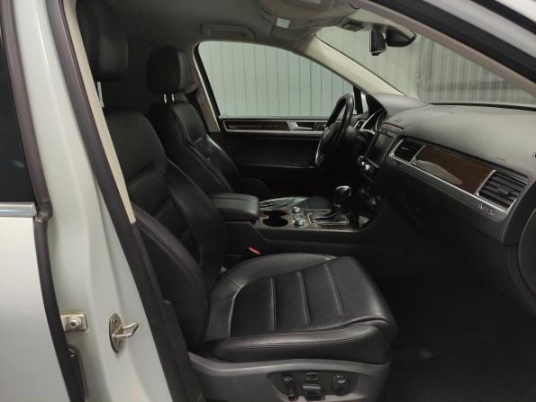 Volkswagen Touareg II Рестайлинг с пробегом 2015 года, цена 2 533 000 рублей, 308921 км, внедорожник, Автокод Объявления