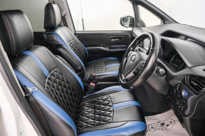 Toyota Voxy III (R80) с пробегом 2015 года, цена 1 649 000 рублей, 244000 км, минивэн, Автокод Объявления