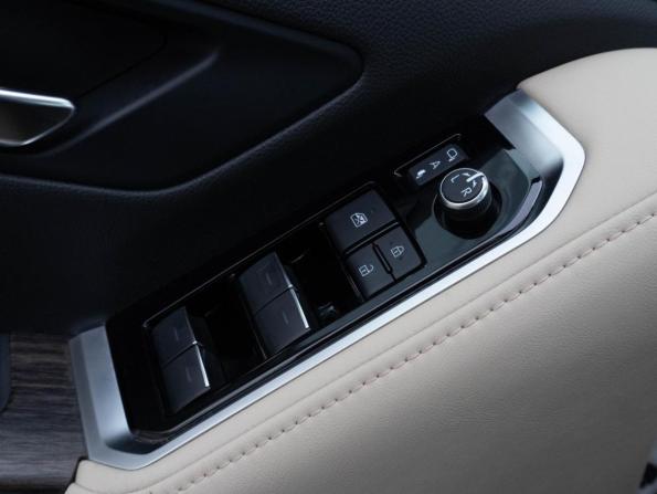 Toyota Land Cruiser 300 Series с пробегом 2022 года, цена 11 700 000 рублей, 17568 км, внедорожник, Автокод Объявления