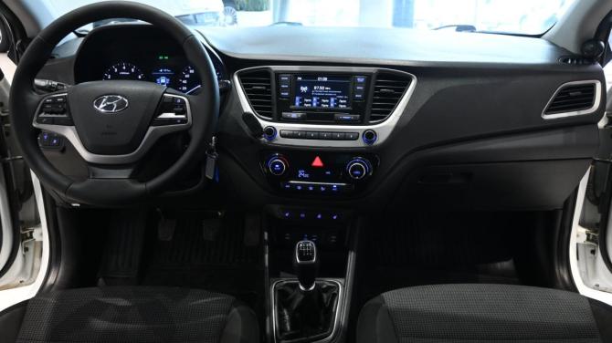 Hyundai Solaris II с пробегом 2017 года, цена 965 000 рублей, 133636 км, седан, Автокод Объявления