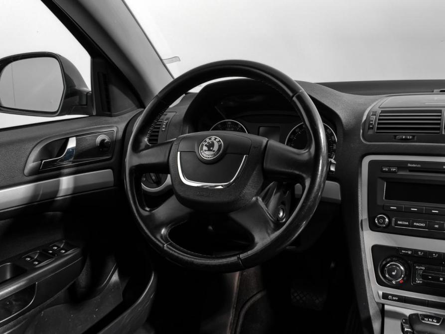 Skoda Octavia II (A5) Рестайлинг Санкт-Петербург  - изображение 15