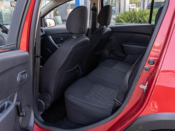 Renault Sandero II с пробегом 2015 года, цена 920 000 рублей, 102698 км, хэтчбек, Автокод Объявления