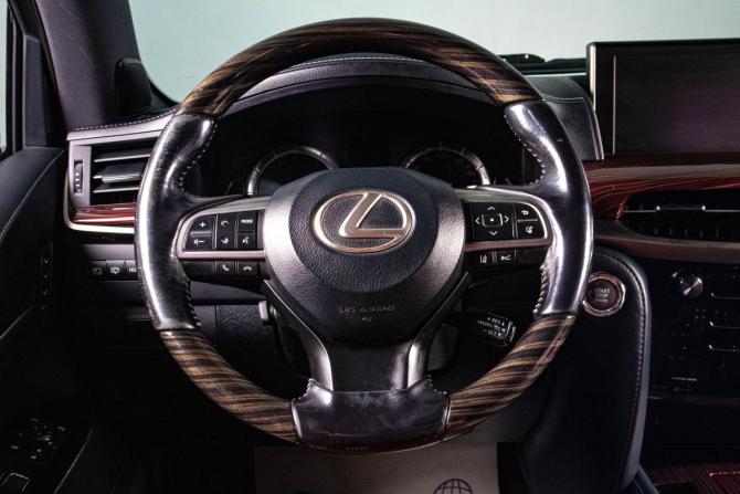 Lexus LX III Рестайлинг 2 с пробегом 2018 года, цена 9 409 000 рублей, 82288 км, внедорожник, Автокод Объявления