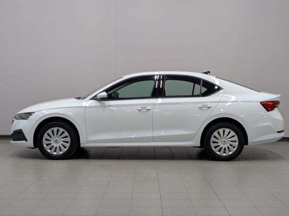 Skoda Octavia IV (A8) с пробегом 2021 года, цена 2 315 000 рублей, 81965 км, лифтбек, Автокод Объявления