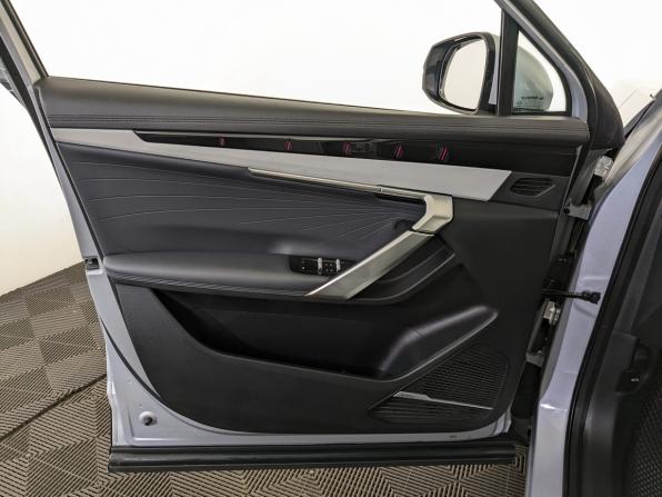 Geely Atlas II с пробегом 2023 года, цена 2 400 000 рублей, 87384 км, внедорожник, Автокод Объявления